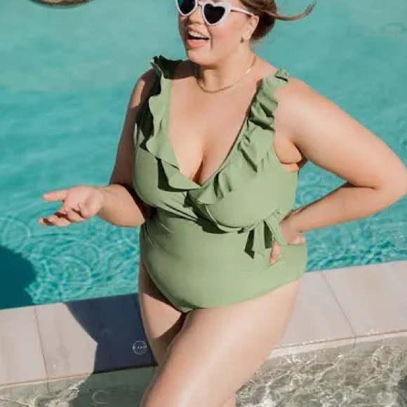 Kindred Bravely Ruffle Wrap Maternity & Nursing One Piece Swimsuit | XXL-Busty - Picture 2 of 10